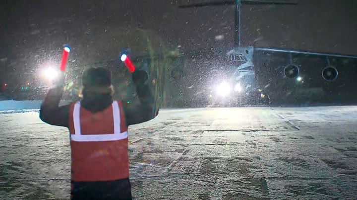 Рейс Минобороны стал спасением для миллиардера. Вести-Москва