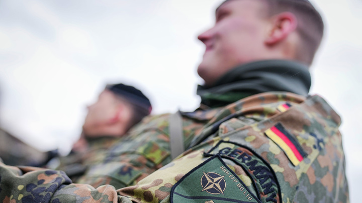 Песков: просьбы Эстонии ввести войска НАТО доказывают обоснованность беспокойства РФ