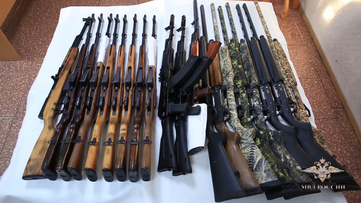 Продавец оружейного магазина в Якутске устроил подпольную распродажу