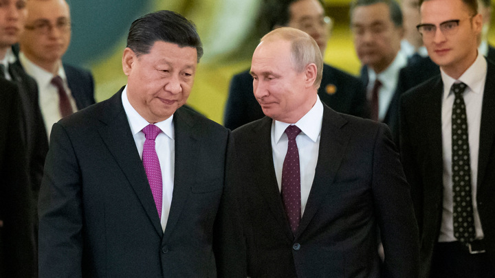 В том, что Путин и Си не пожали руки, нет никакой политики