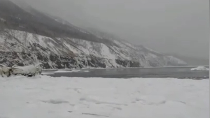На Сахалине пропали шесть человек во время катания на снегоходах