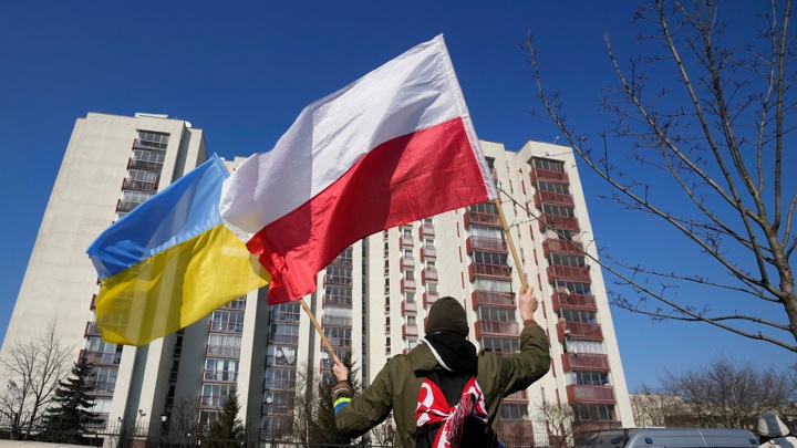 Польша помогла Украине и осталась в минусе
