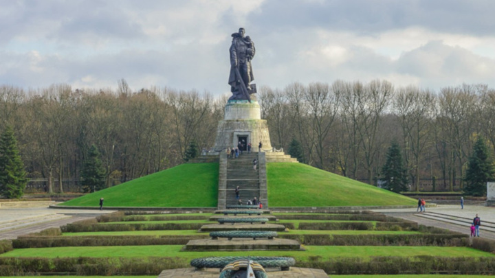 Трептов парк мемориал советским солдатам фото