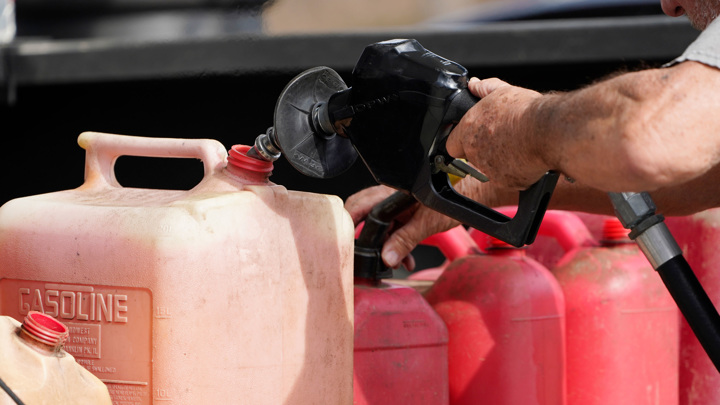 В США разрешат продавать более грязный, но дешевый бензин