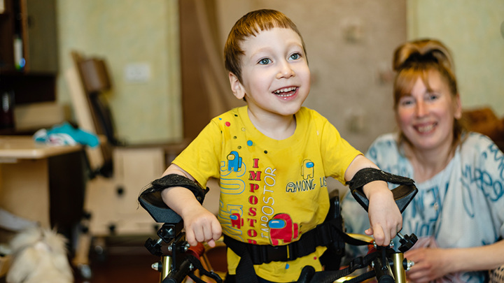 Помогите дцп. Дети с ДЦП Ялта. Ходунки мега Оптим для детей с ДЦП. Лечение детей церебральный паралич в Узбекистане.