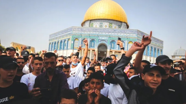 Беспорядки начались на Храмовой горе в Иерусалиме после утренней молитвы