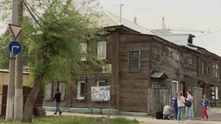 Столетнее деревянное здание в Барнауле восстановят