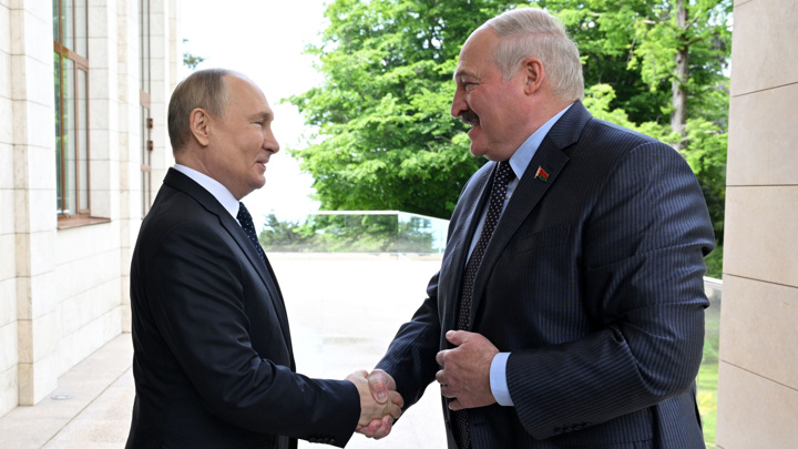 Лукашенко приобнял Путина и сделал заявление