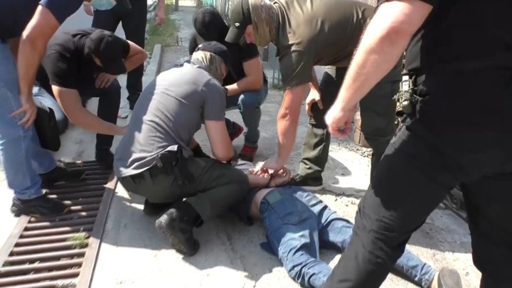 Готовившего два теракта сторонника "Правого сектора" задержали в КЧР