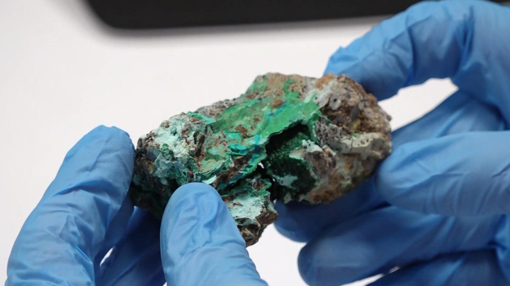 Ключ к сверхпроводимости: в России обнаружили редкий минерал