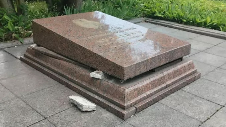 Прах разведчика Николая Кузнецова попытались украсть из могилы