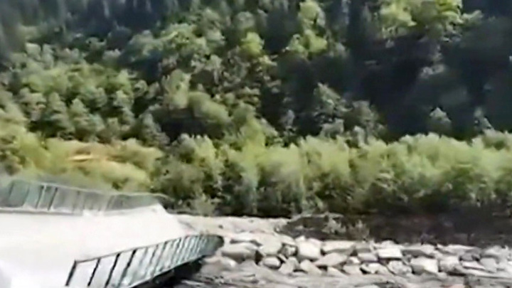 трагедия в грузии на воздушном шаре. трагедия в грузии на воздушном шаре. в батуми взорвалась мина. авария на фуникулере. воздушный шар разбился.