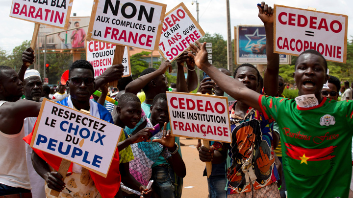 Франция приостанавливает финансовую поддержку Буркина-Фасо