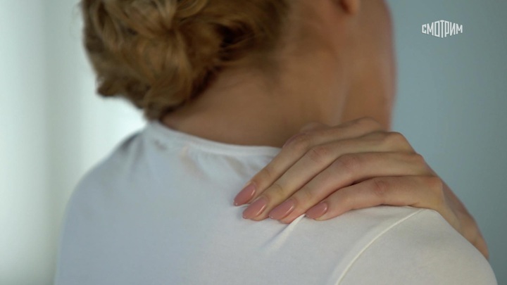 Синдром "замороженного плеча": что это такое и как лечить