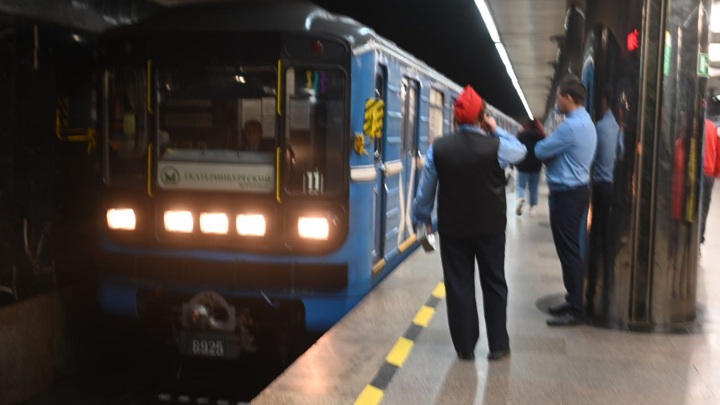 В метро Екатеринбурга пассажирка упала под поезд