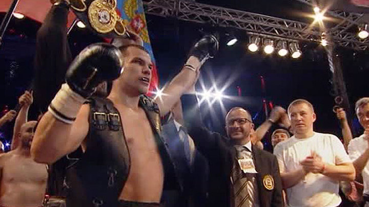 Российский боксер Чудинов выиграл чемпионский бой в Севастополе