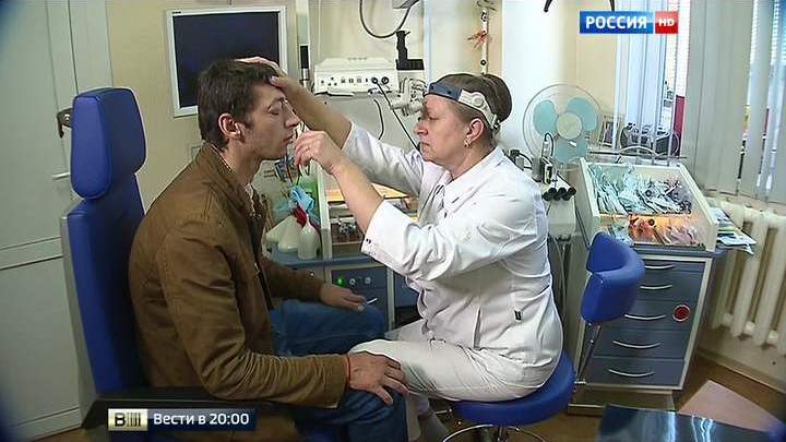 zhenat-na-prieme-u-ginekologa-video-neylone-poimeli